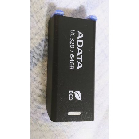 Флешка USB ADATA UC320 (UC320-256G-RBK/BK), 256Gb, USB 3.2, R/W 100/30, черный