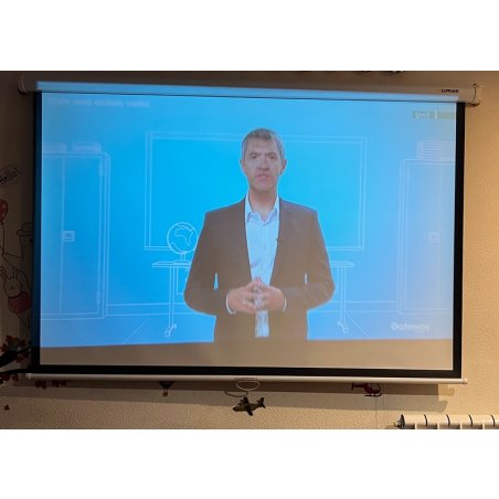 Экран Lumien 203x203см Eco Picture LEP-100109 1:1 настенно-потолочный рулонный