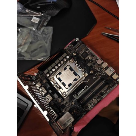 Процессор AMD Ryzen 7 8700G Soc-AM5 4.2GHz OEM