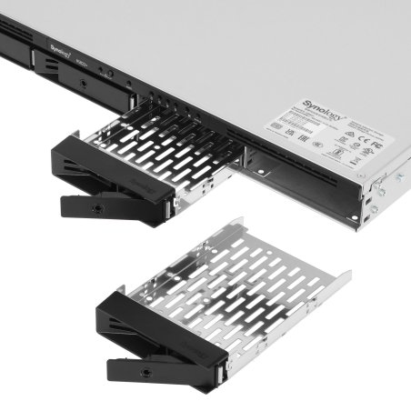 Сетевое хранилище Synology RS822+