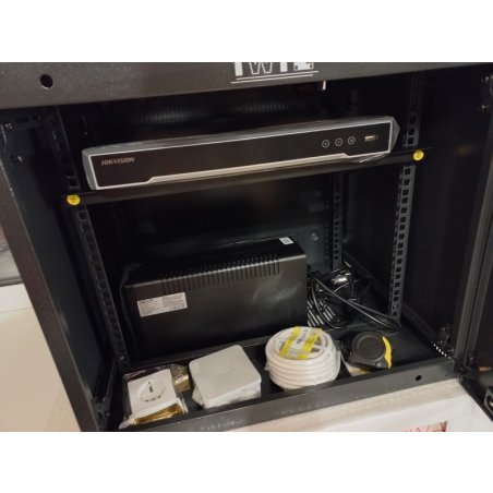 Шкаф настенный Lanmaster Next TWT-CBWNG-12U-6X4-BK 12U 550x450 мм пер. дв. стекл съемные бок. пан. 60 кг черный