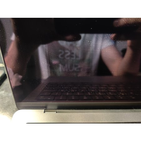 Чистящие салфетки Defender для экранов TV, ЖК-мониторов, дисплеев ноутбуков/ нетканый материал/ туба/ 100 шт/ Германия