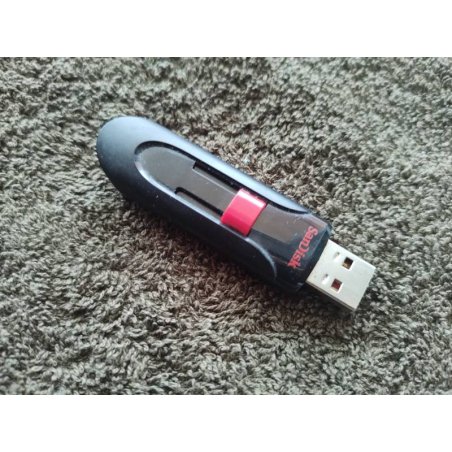 Флешка USB Sandisk 64Gb Cruzer Glide SDCZ60-064G-B35 USB 2.0 черный/красный