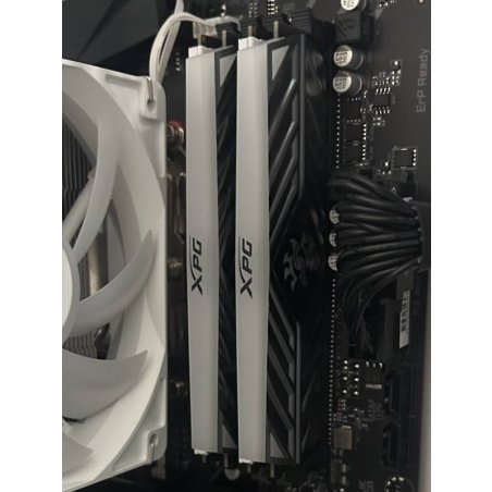 Оперативная память XPG Gaммix D35, DDR4, 8GB (1x8GB), 3200MHz, CL16, UDIMM, с радиатором, белый