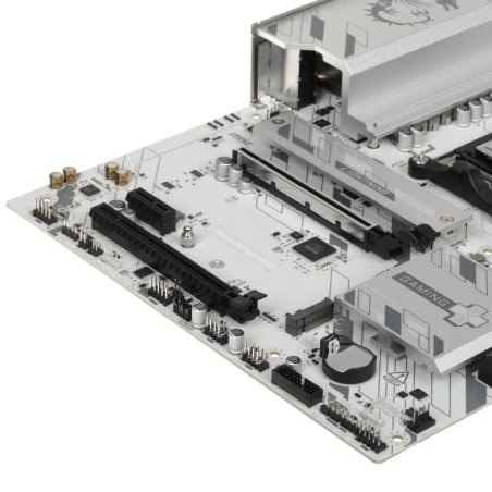 Материнская плата MSI B850 GAMING PLUS WIFI6E, AM5, AMD B850, 4xDDR5, 4xSATA, 2xM.2, 1xPCIe 4.0 x16, 1xPCIe 4.0 x4, 1xPCIe 3.0 x1, 1xDP, 1xHDMI, 1x2.5Gb LAN, Wi-Fi 6E, Bluetooth 5.3, 1xUSB-C 10Gbps, 3xUSB-A 10Gbps, 4xUSB-A 5Gbps, 2x3.5 мм, 7.1, ATX