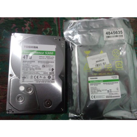 Жесткий диск Toshiba HDD SATA3 4Tb Surveillance S300 (SMR) 5400 256Mb (analog HDWT740UZSVA)