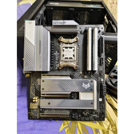 Материнская плата Sapphire B850A PURE WIFI7 B850, AM5, 4*DDR5, 3*PCIEx16, 3*M.2, 2*TypeC, 3*USB3.2Gen2, 2*USB3.2Gen1, 6*USB2.0, 4*SATA3.0, 2.5G, DP, HDMI, ATX, RTL