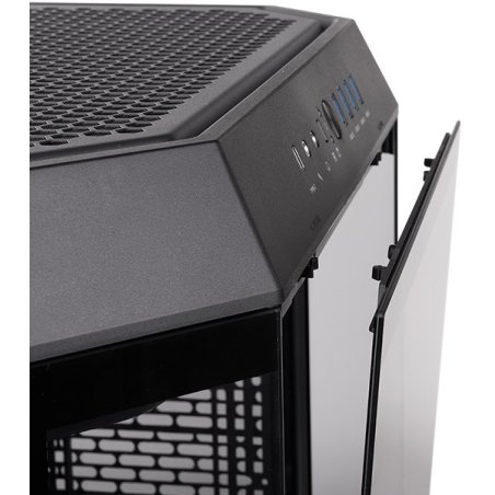 Компьютерный корпус Thermaltake The Tower 600 Black черный без БП ATX 13x120мм 9x140мм 4xUSB 3.0 audio bott PSU