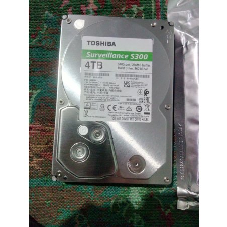 Жесткий диск Toshiba HDD SATA3 4Tb Surveillance S300 (SMR) 5400 256Mb (analog HDWT740UZSVA)