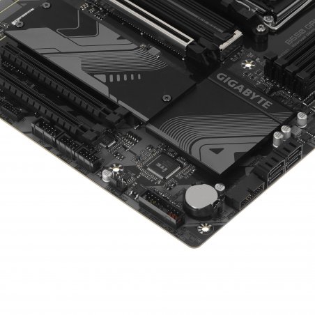 Материнская плата Gigabyte B650 GAMING X AX V2, AM5, AMD B650, 4xDDR5, 4xSATA, 3xM.2, 1xPCIe 4.0 x16, DisplayPort, HDMI, 1x2.5Gb LAN, USB Type-C, 3x3.5 мм, 7.1, ATX