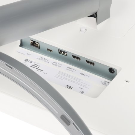 Монитор 31.5" LG 32SQ700S-W VA 3840x2160, 60 Гц, 5 мс, 16:9, 250 кд/м2, 2xHDMI, 1хUSB-C, белый и серебристый