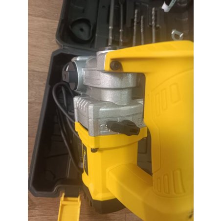 Перфоратор, 1050Вт, патрон SDS-PLUS, диаметр сверления 30мм, KOLNER KRH 1050С, 3 режима, энергия удара 5,5Дж, число оборотов на холостом ходу 800об/мин, число ударов 4200уд/мин, кабель 2м, глубинометр (набор оснастки, кейс)