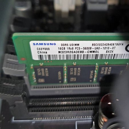 Оперативная память Samsung M323R2GA3EB0-CWM, DDR5, 16Gb (1x16 Gb), 5600 MHz, CL46