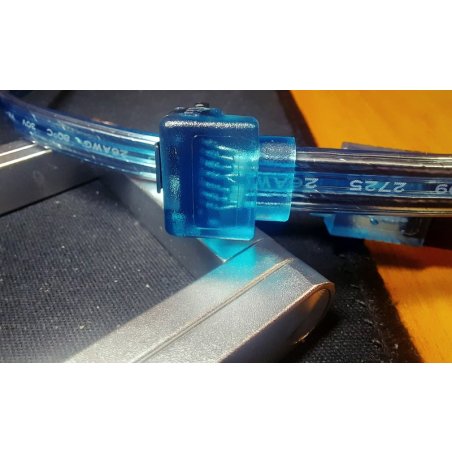 Кабель Vention SATA 3 M/SATA 3 M угол 90 с защелками, голубой - 0.5 м Кабель Vention SATA 3 M/SATA 3 M угол 90 с защелками, голубой - 0.5 м