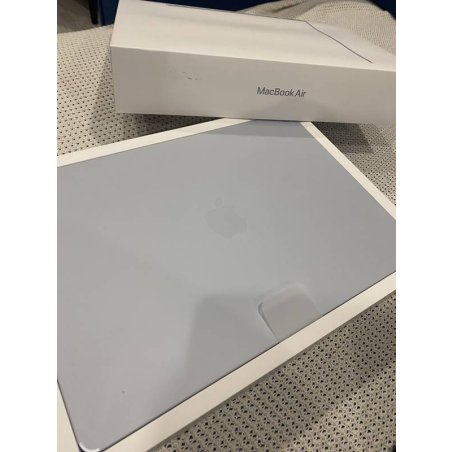 Ноутбук Apple MacBook Air A3240 серебристый MW0W3HN/A M4 10 core 16Gb SSD 256Gb/8 core GPU 13.6" Liquid Retina (2560x1664) macOS WiFi BT Cam