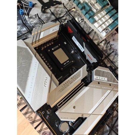 Оперативная память Patriot Viper Venom, DDR5, 32GB (2x16GB), 7400MHz, CL36, DIMM, с радиаторами, черный