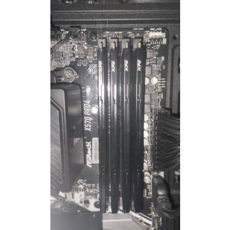 Модуль памяти ADATA 16GB DDR4 3200 UDIMM XPG GAMMIX D35 Gaming Memory AX4U32008G16A-DTBKD35 1.35V, Heat Shield, Kit (2x8GB), Black, RTL,