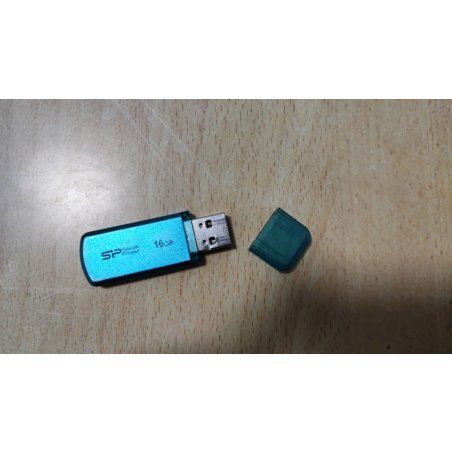 Флешка USB Silicon Power R/W 32Gb Helios 101 SP032Gb,UF2101V1N USB 2.0 зеленый