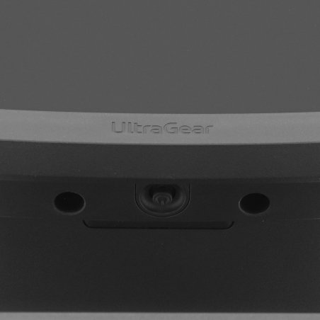 Монитор 27" LG 27GS60QC-B VA 2560x1440, 180 Гц, 1 мс, 16:9, 300 кд/м², HDMI 2.0, DP 1.4, 3.5 Jack, HDR10, FreeSync, изогнутый экран (1000R), черный