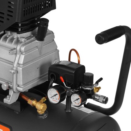 Компрессор Patriot поршневой масляный Professional 50-340, 340 л/мин, 8 бар, 2000 Вт, 50 л, быстросъемный 1/4" + "елочка"