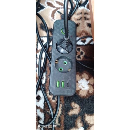 Сетевой фильтр Defender ES, 3.0м, 5 розеток, черный