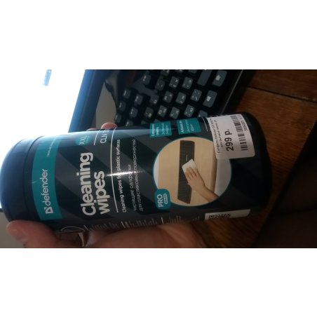 Чистящие салфетки Defender для поверхностей офисной техники (Не применять для ЖК-экранов!) / туба /110 шт/ Германия