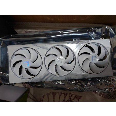 Видеокарта MSI RTX 5060 8G GAMING OC RTX 5060 8Gb 128bit GDDR7 2640/28000 HDMIx1 DPx3 HDCP Ret