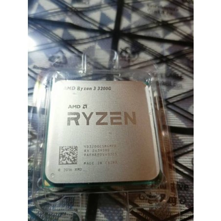 Процессор AMD Ryzen 3 3200G Soc-AM4 3.6GHz OEM