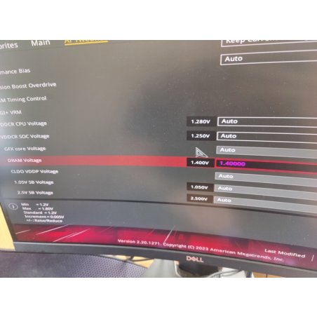 Оперативная память Kingston Fury Renegade RGB, DDR5, 24GB (1x24 GB), 7200 MHz, CL38, радиатор, RGB, серебристый